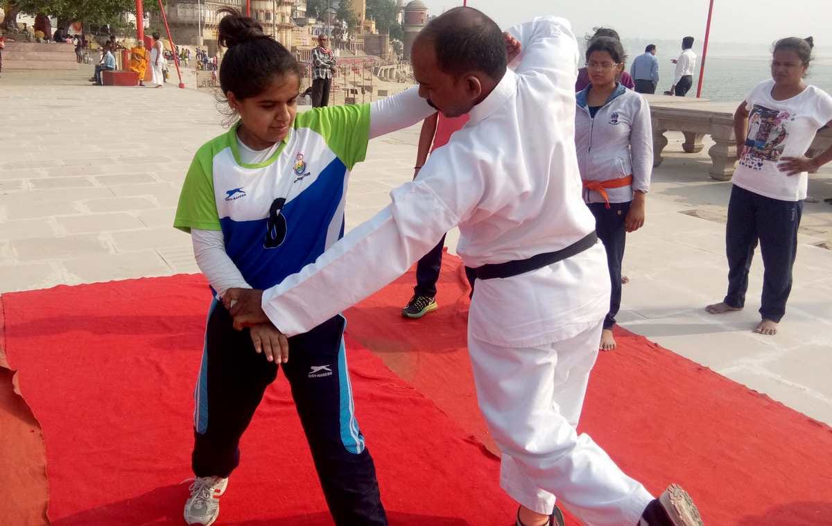Varanasi girls taking training of aikido