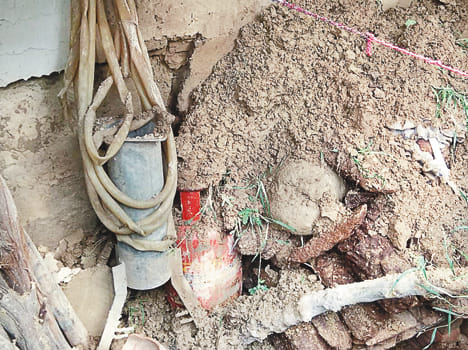 Rains of rain: 24 crude houses dashed