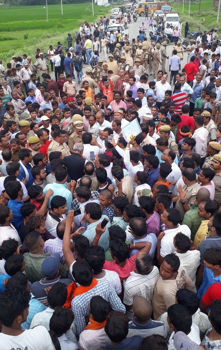 एसएसबी के वाहन की चपेट में आने से बाइक सवार की मौत