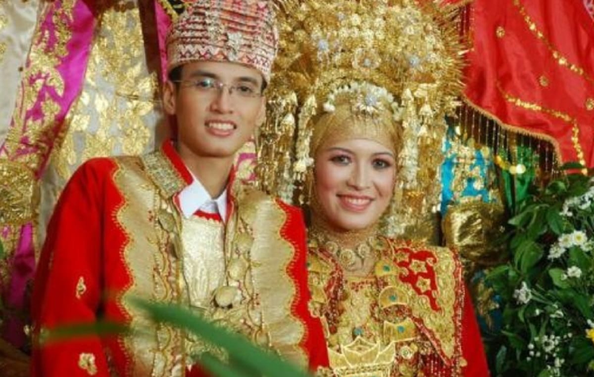 After marriage bride and groom can not use toilet for three days
