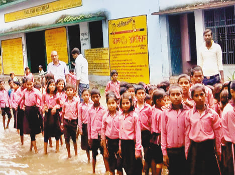 Waterlogging in school, children upset