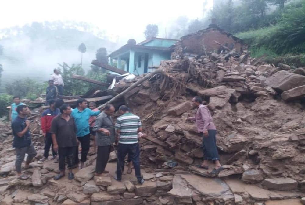 Cloudburst in pauri after heavy rain two house collapse