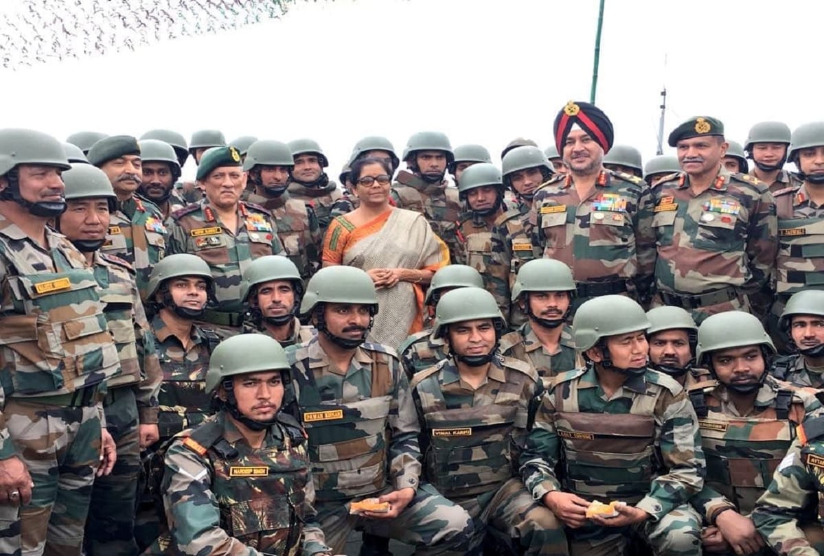 Jammu and Kashmir Defence Minister Nirmala Sitharaman with Army Chief visited Balbir forward post