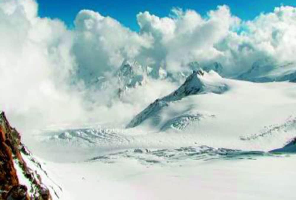 thwaites glacier antarctica most dangerous glacier in the world which can bring a deluge