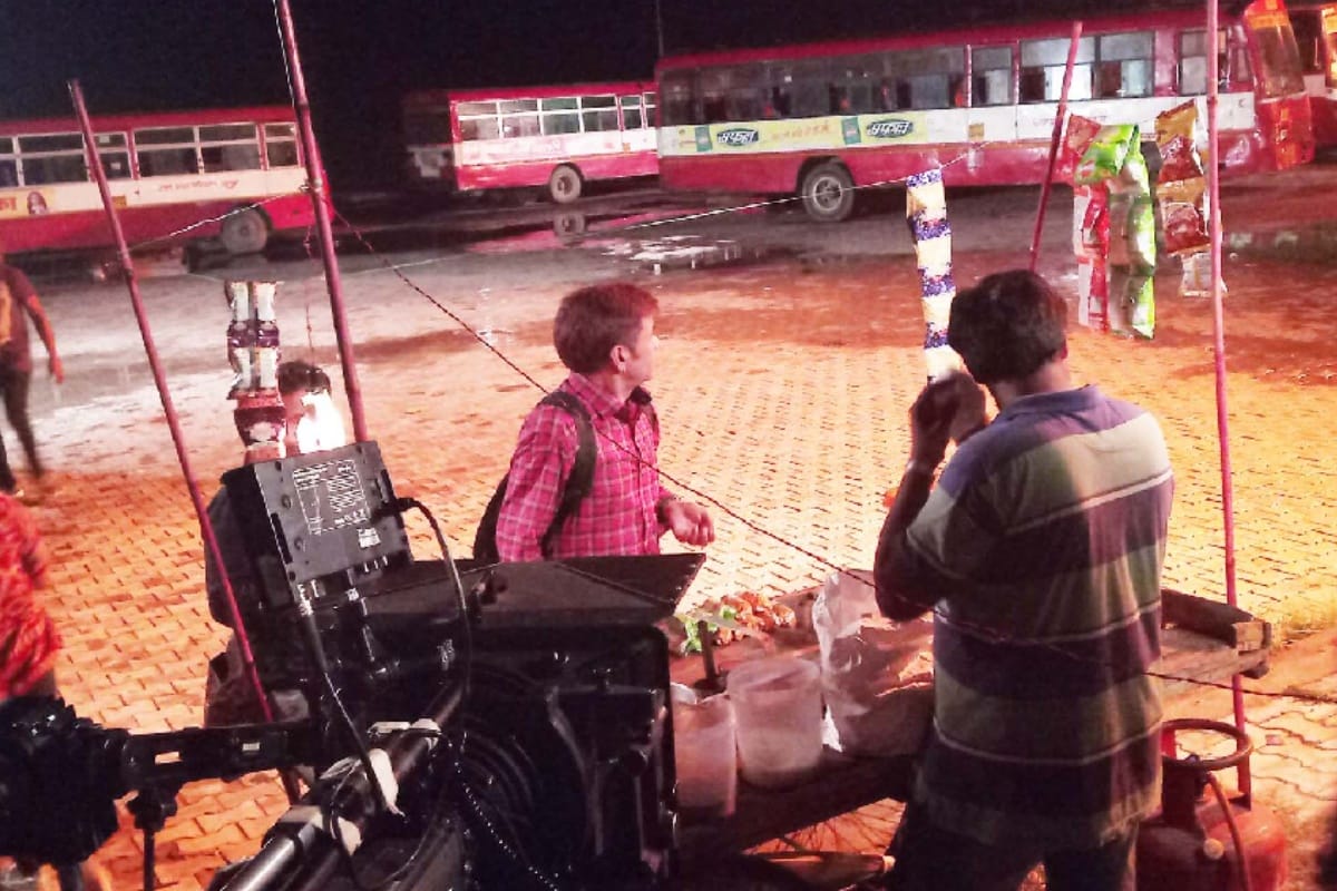 Bollywood Actor Rajpal Yadav escapes from police shooting for this film in Meerut
