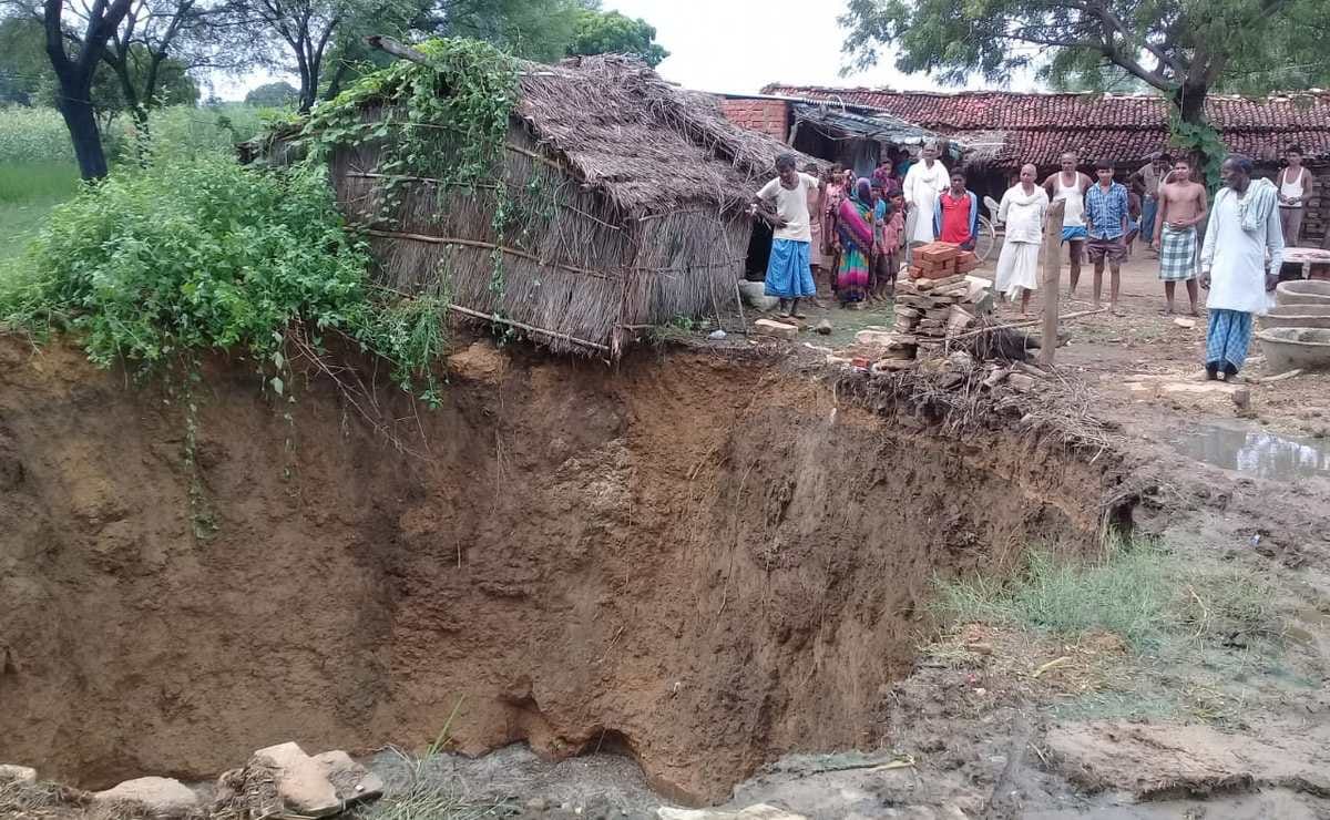 Land go down in mirzapur district of UP