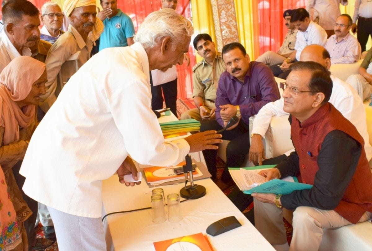 Argument in Janmanch programme during minister kishan kapoor presence