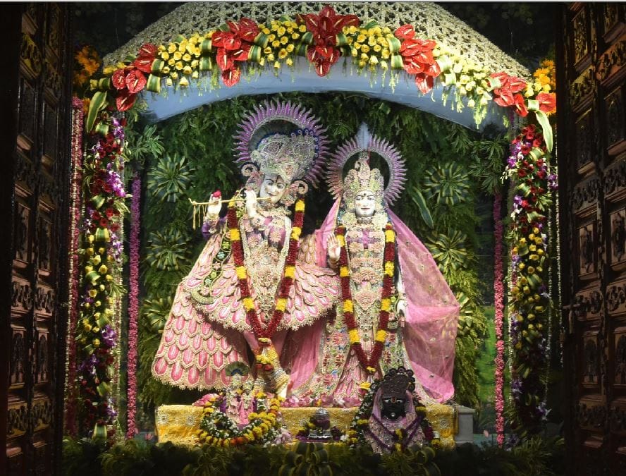 बरसाना में बन कर तैयार है 111 फीट ऊंचा कीर्ति जी का मंदिर