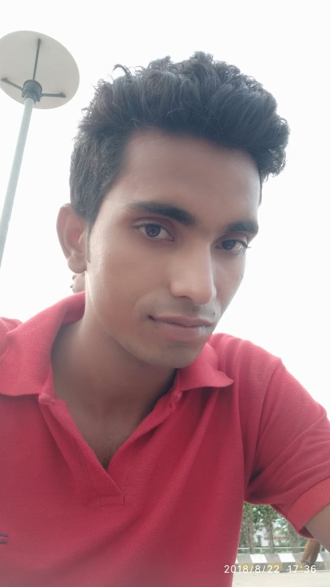 बाइक सवार बदमाशों ने तमंचा सटाकर बुलेट लूटी