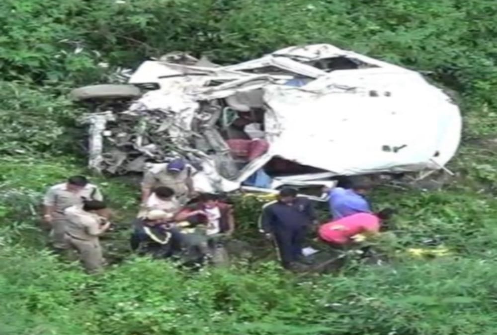 Tempo Traveller Accident  in uttarkashi 13 passengers killed painful photos