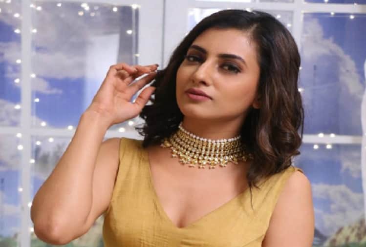 Ishqbaaaz actress Additi Gupta gets engaged to Kabir Chopra shared picture on Instagram