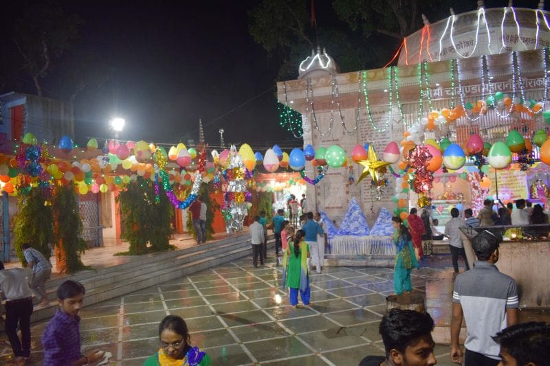 नंद के आनंद भयो जय कन्हैया लाल की....