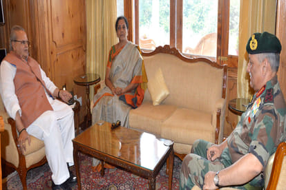 Jammu and Kashmir Defence Minister Nirmala Sitharaman with Army Chief visited Balbir forward post