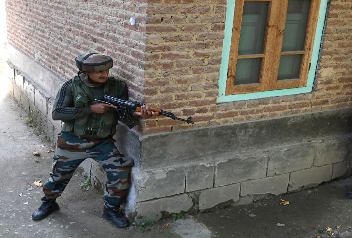 Heavy Cordon And Search Operation By Security Forces In Pulwama Jammu Kashmir