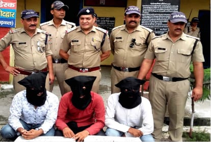 Fake Loan company caught in Kotdwar three people arrested