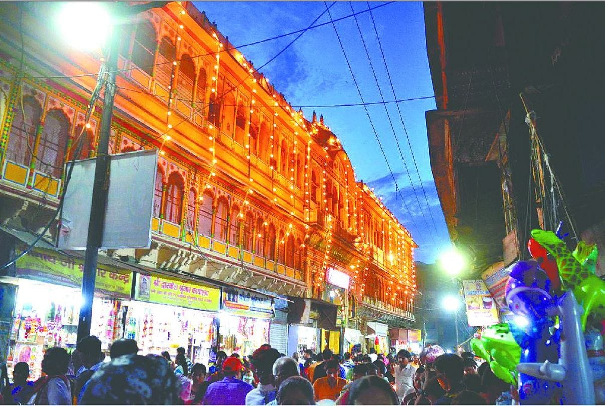 Temple has been decorated for Krishna Janmotsav in Mathura-Vrindavan