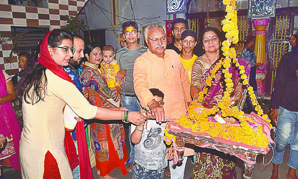 janme nand gopal, badhai dene umda shardhha ka sailab