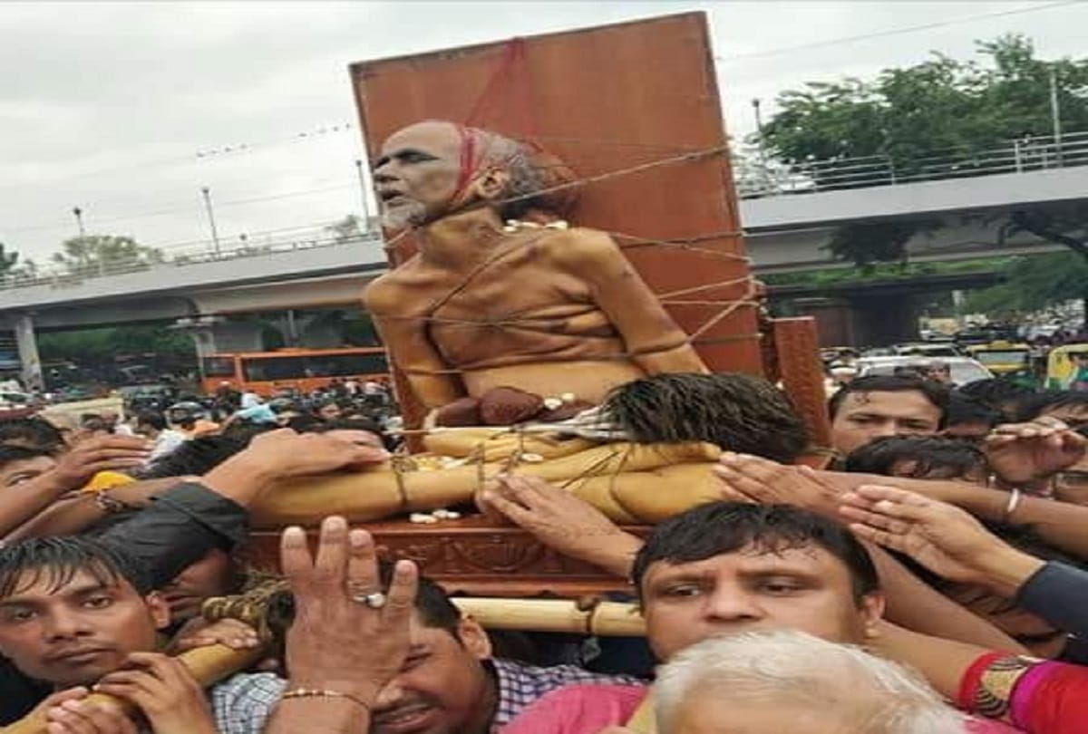 why tarun sagars body taken for last rites in sitting position