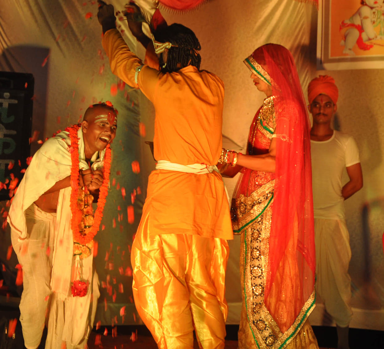 'Hathi Ghoda Palaki, Jai Kanhaiya Lal Ki'