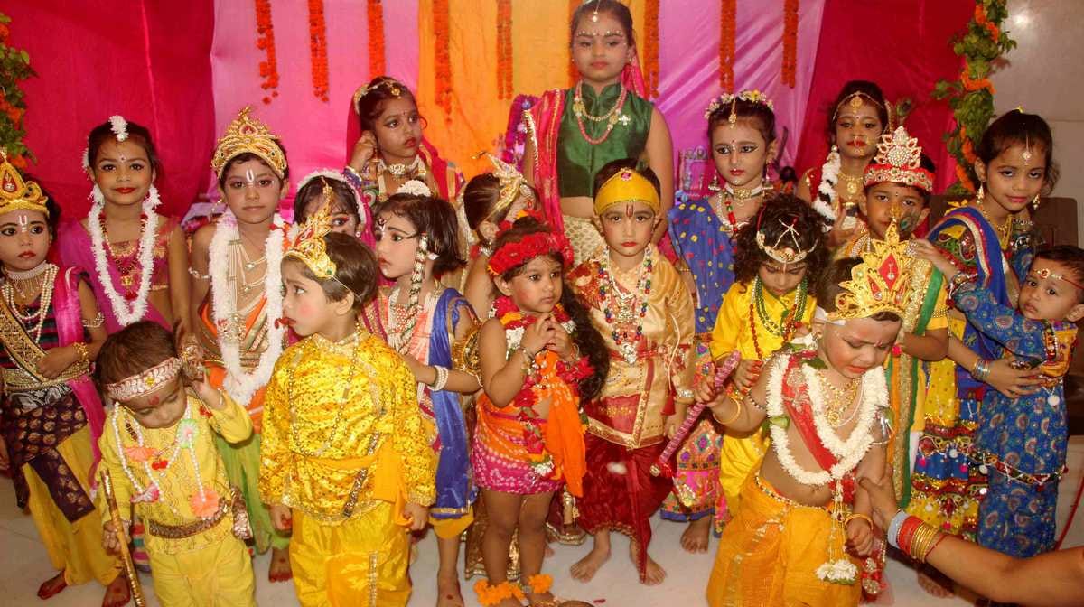 Amar ujala and echo plus cement and steel krishna costume competition on janmashtami in varanasi