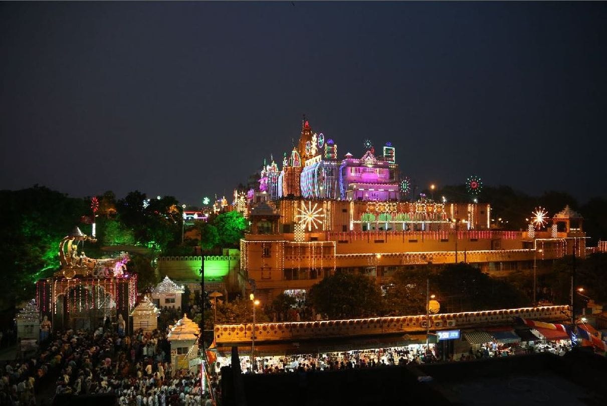 Temple has been decorated for Krishna Janmotsav in Mathura-Vrindavan