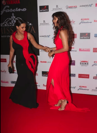 neha dhupia baby bump with shilpa shetty posed at an event