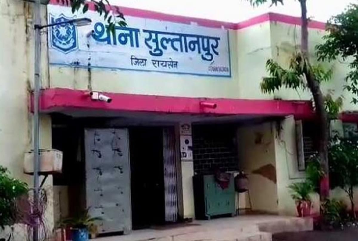 Madhya Pradesh: Mob Cut a Young Man hand when he was searching his Cows
