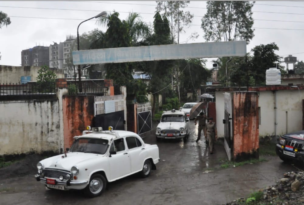 Governor Baby Rani Maurya visited dehradun nari niketan