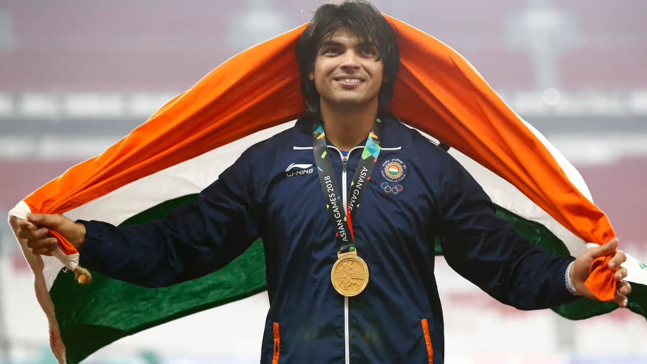 RJ Malishka dances for Gold Medalist Neeraj Chopra and asking for jadu ki jhappi video viral on internet
