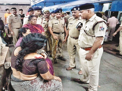 Millions of robberies in Superfast Ganga-Kaveri train in Chitrakoot