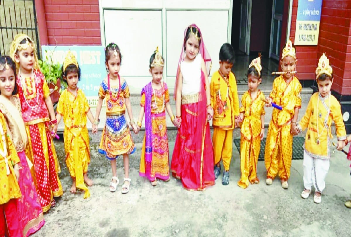 Rosa khan gave message of communal harmony by becoming Radha on Janmashtami