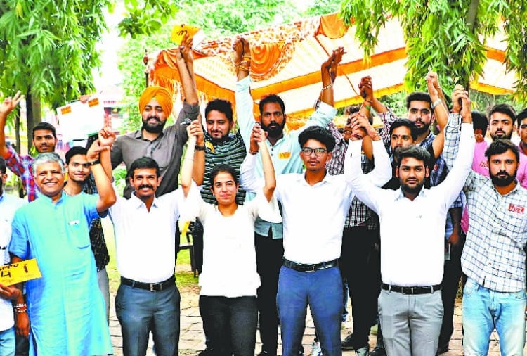 All student organizations are looking towards hostel voters