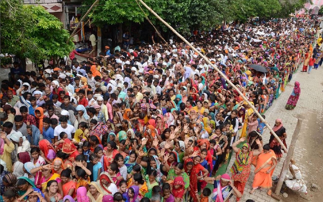 Radhe-Radhe's voice is coming in every way in Mathura