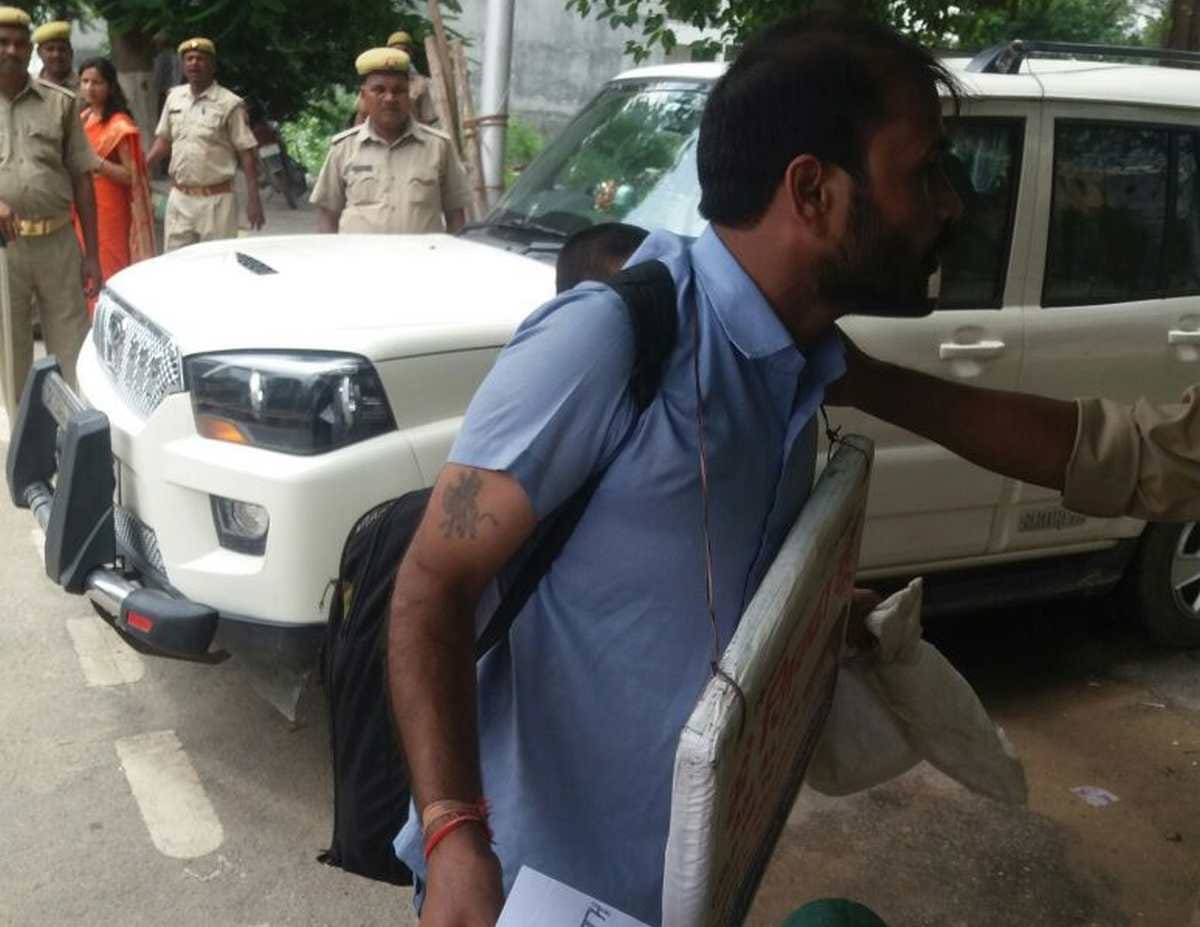 Youth came in front of yogi adityanath car and said that i am alive