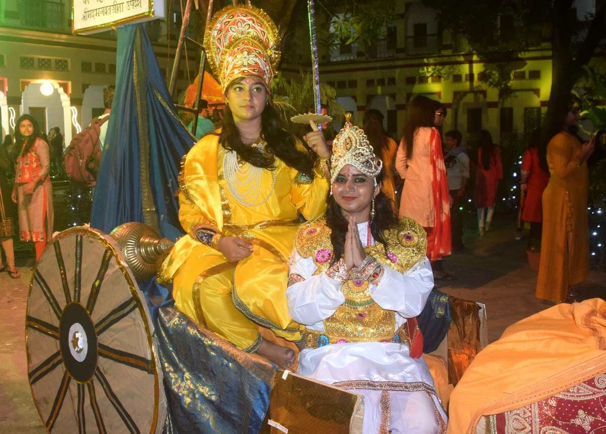see the photos of krishna janmashtami celebration in BHU hostels