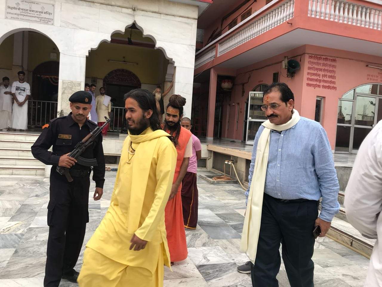 prime minister elder brother arrived varanasi for worship at satua ashram