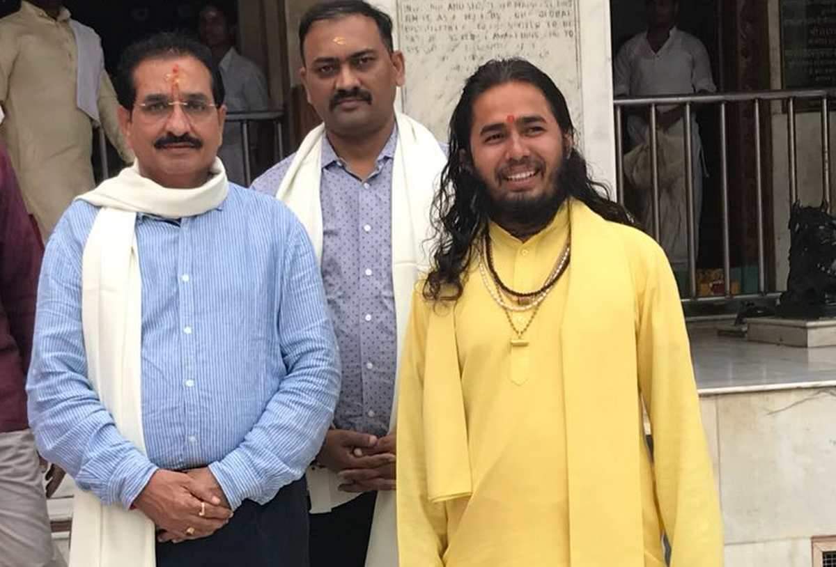 prime minister elder brother arrived varanasi for worship at satua ashram