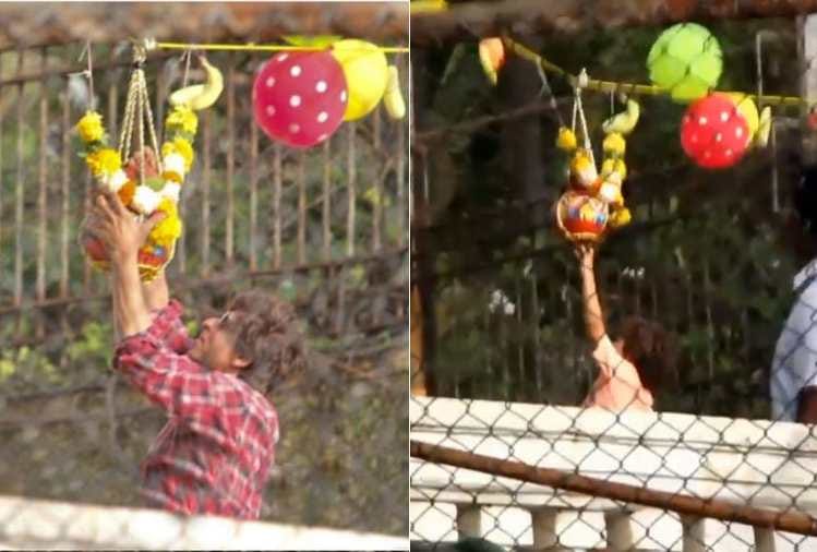shahrukh khan celebrate janmashtami at his house mannat