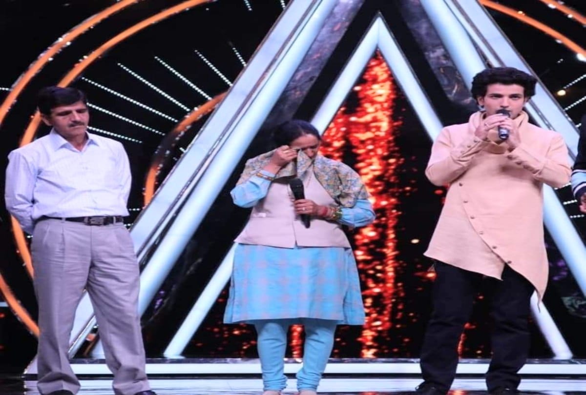 ankush bhardwaj of kotgarh shimla in top 11 contestants of indian idol 2018