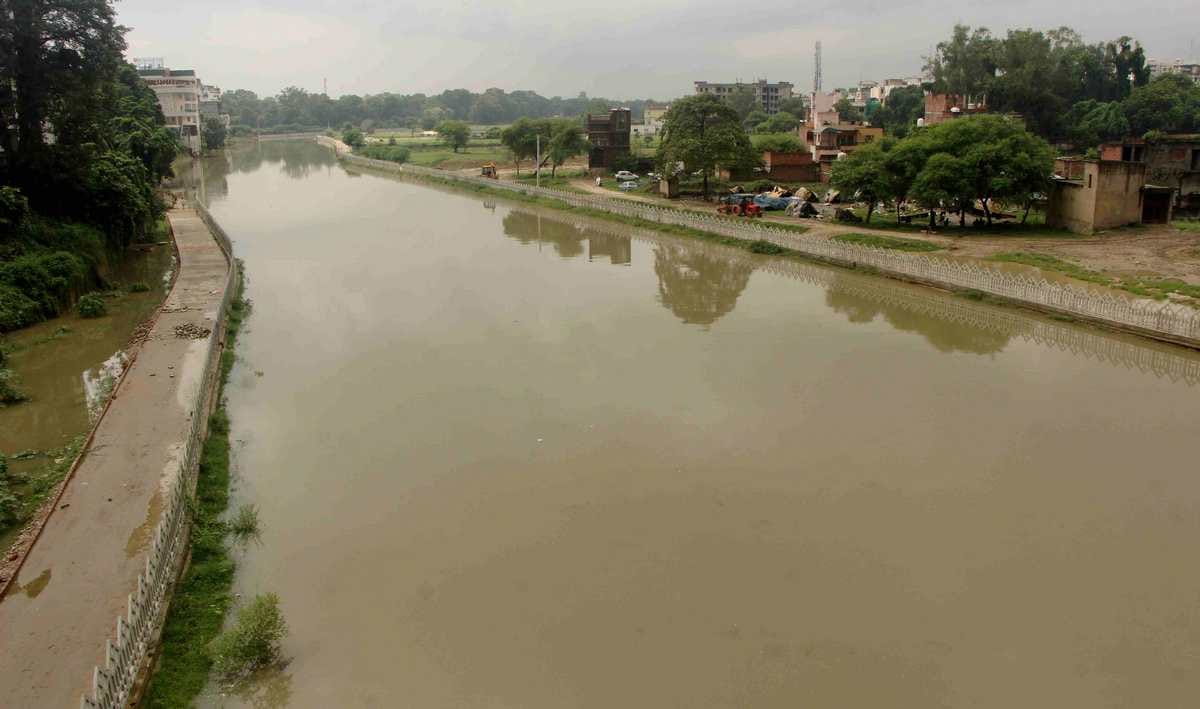 Water level increase in ganga and varauna rivers in varanasi