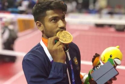 Asian Games delhi player win medal now work on tea stall