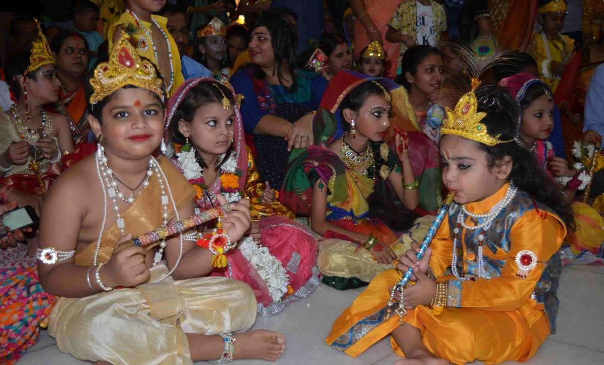 Shri krishna janmashtami celebration second day in varanasi