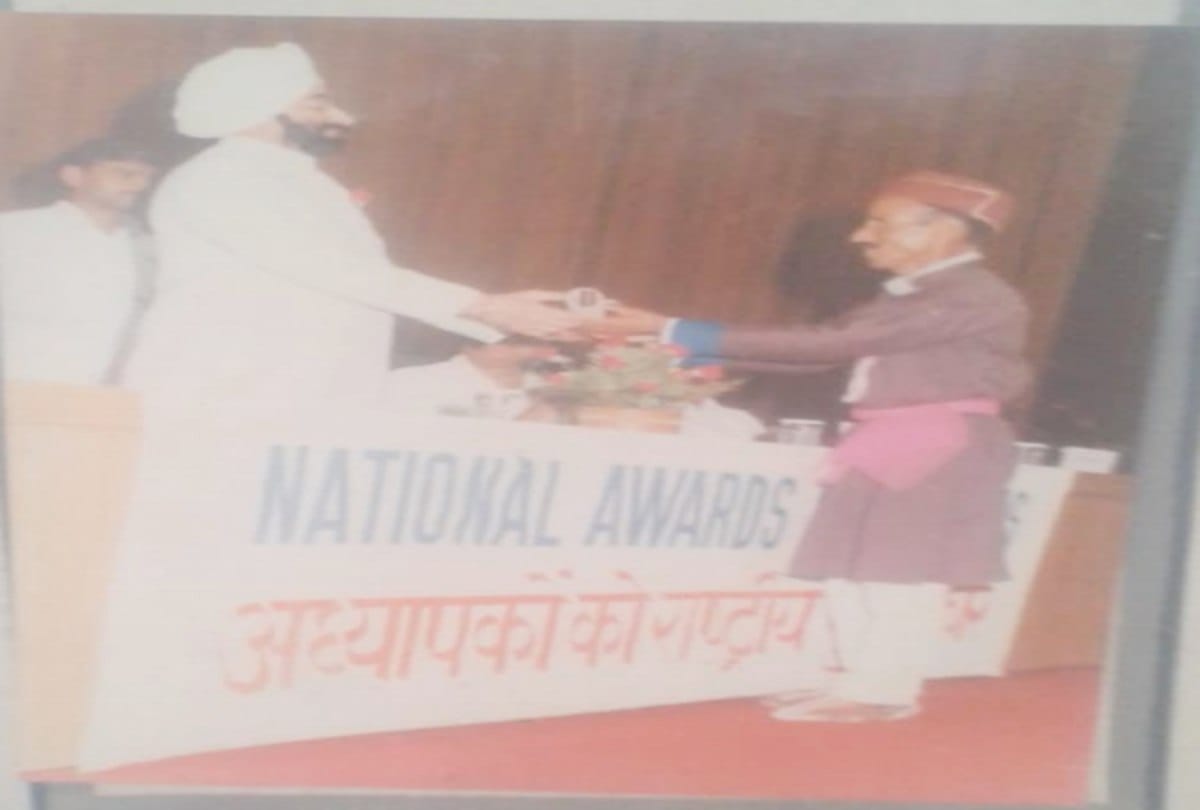Teacher's day special teacher attended school after funeral of son in lahaul spiti