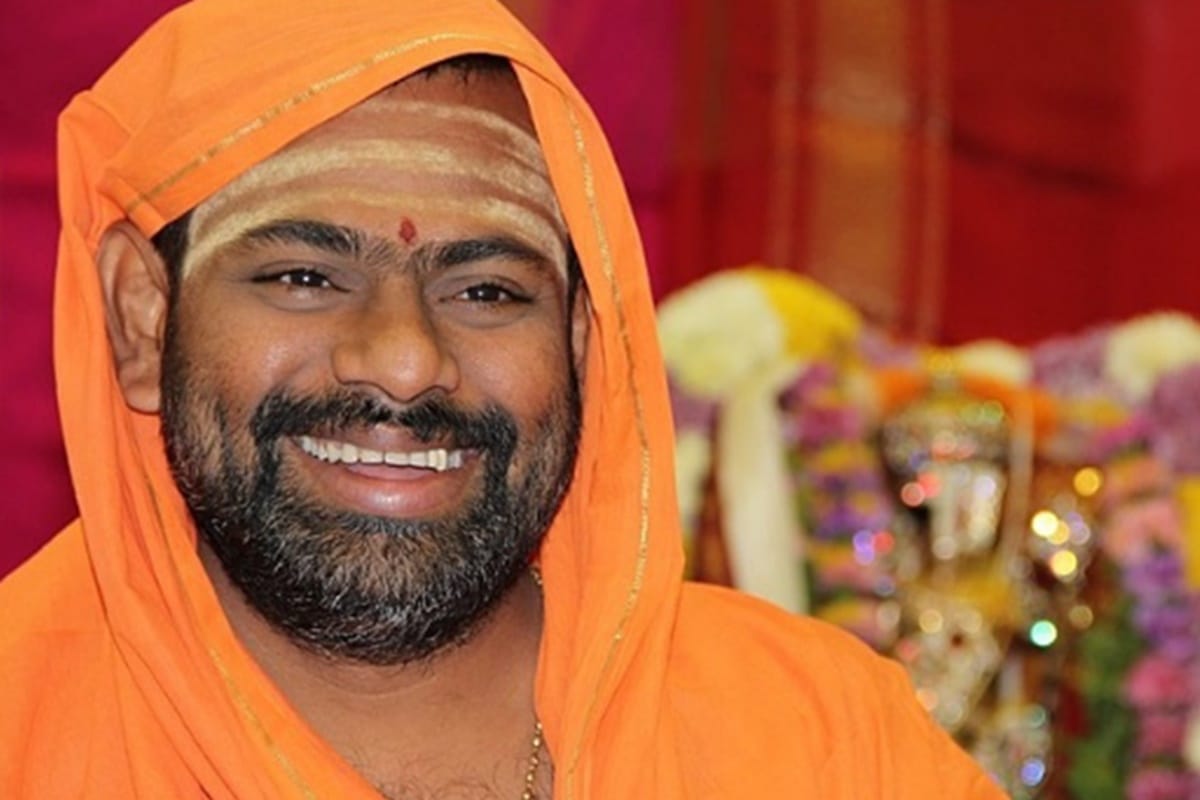 BJP looks Yogi Adityanath type leader in Swami Paripoornananda and planning a grand welcome for him