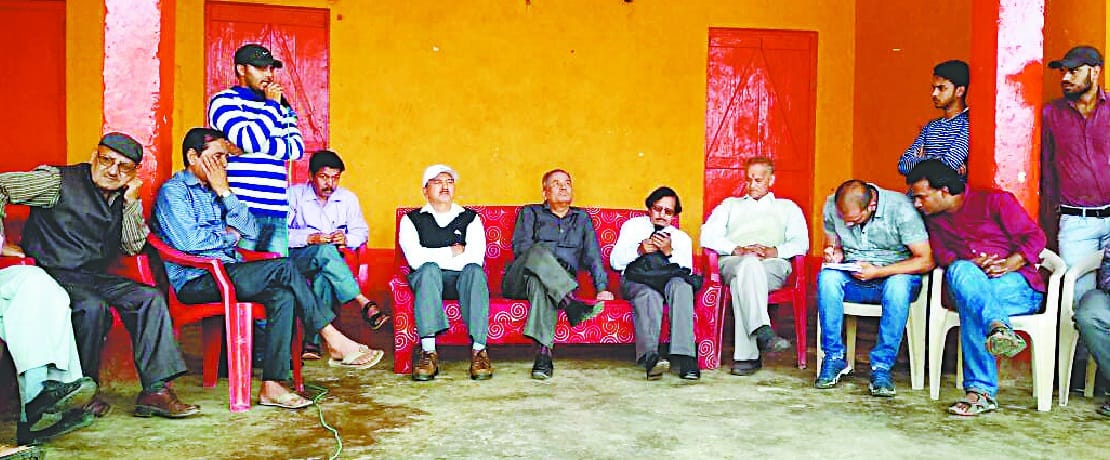 Setting up the bandh on DDHAT district