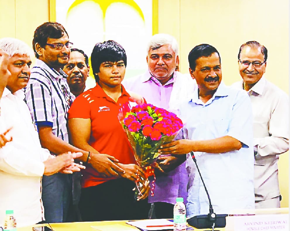 Divya kakaran disrupts Kejriwal's bias