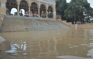 Ganga reached the gate of the Hanuman Temple