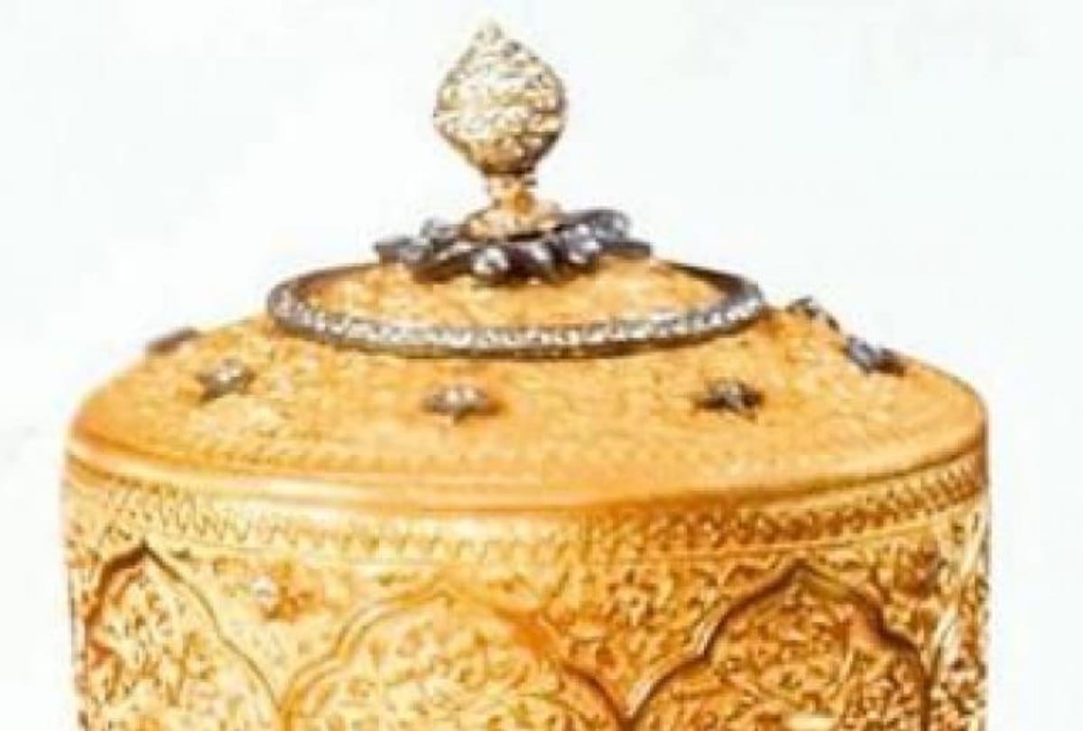 A lunch box and tea cup stolen after knowing the cost you will be shocked