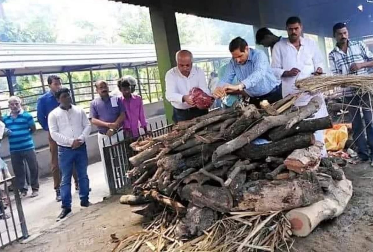 Faizabad DM cremated unknown old woman