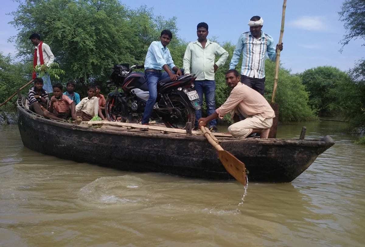 Purvanchal rivers water level increase several villages surrounded by floods